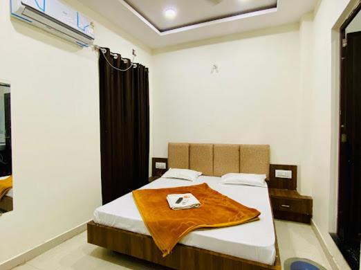 Hotel Soham Palace Ujjain Extérieur photo