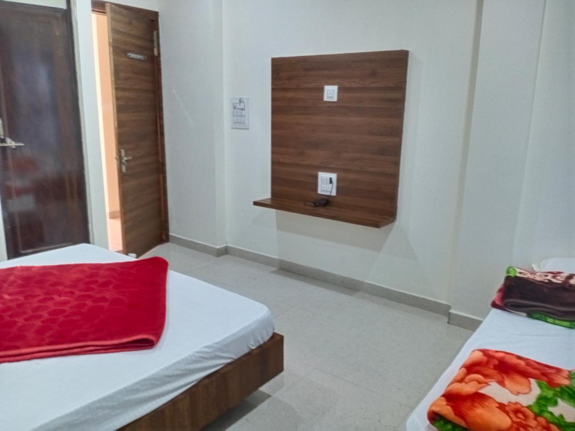 Hotel Soham Palace Ujjain Extérieur photo