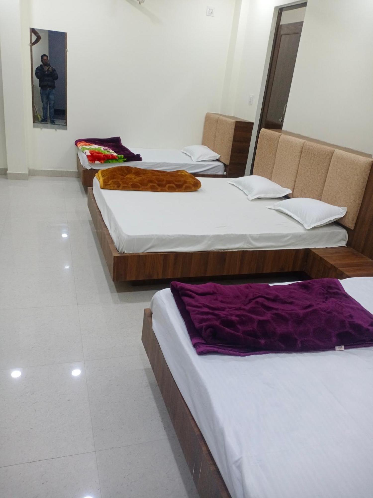 Hotel Soham Palace Ujjain Extérieur photo